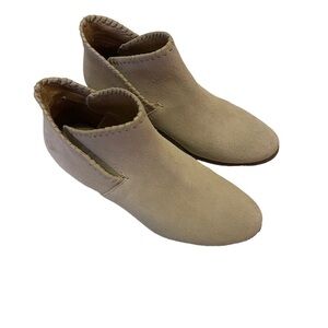 Jack Rogers suede sand color booties womens size 6.5
